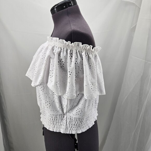 810-11 Bar III Plus Size White Strapless Eyelet Crop Top size 2X 18/20 - Picture 3 of 7
